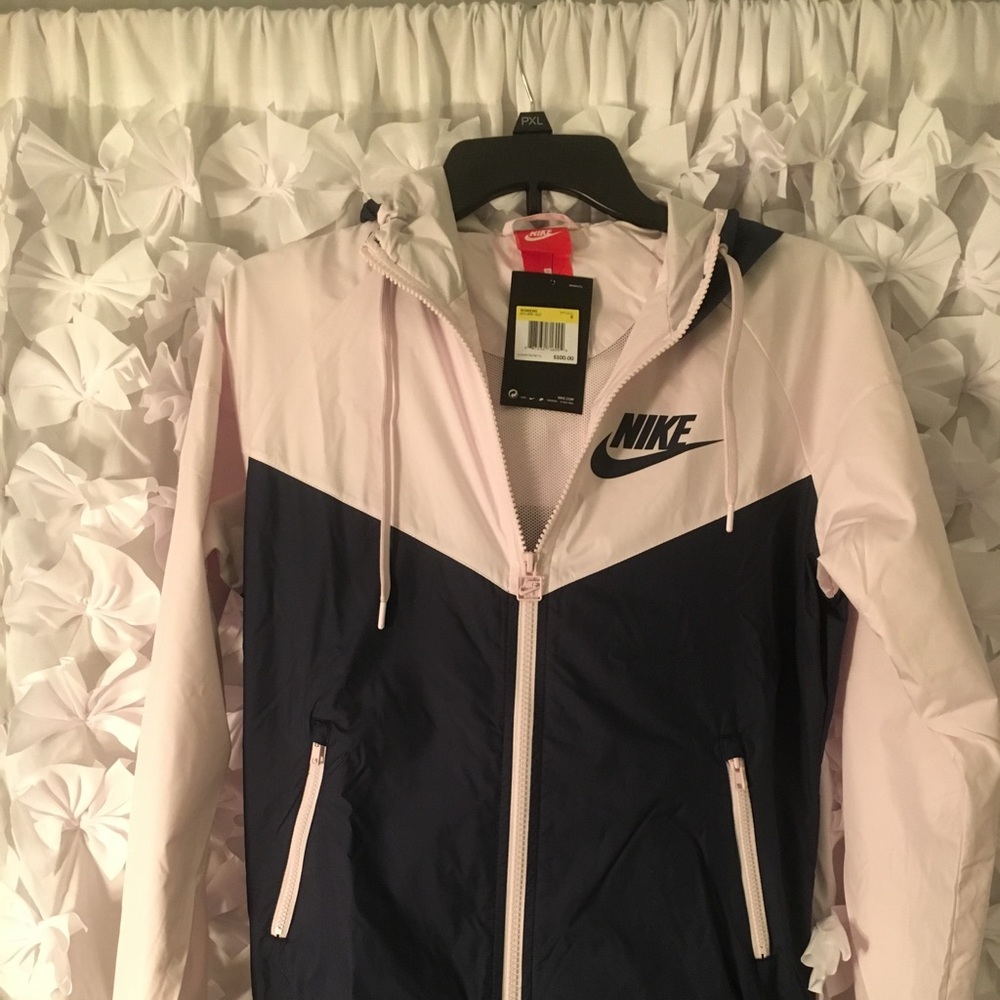 Nike Women’s S Windbreaker